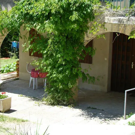 בית כפרי Barbier *